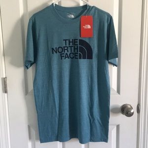MENS The North Face Tee — Size M
